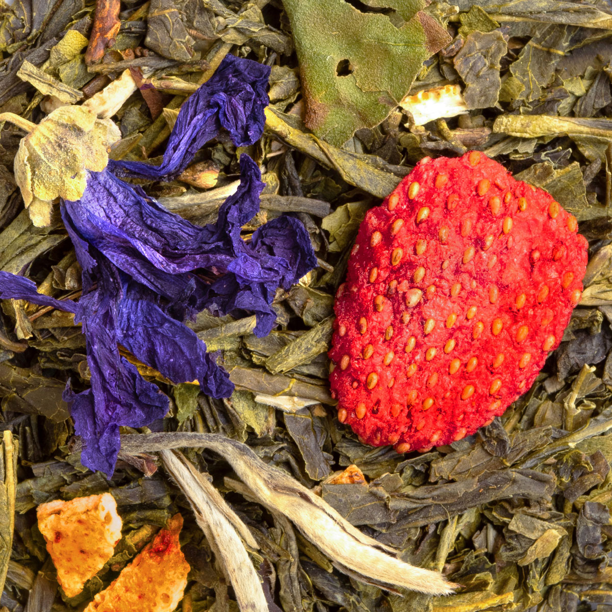 Thé Vert Douceur d’un Instant Bio saveur Fraise, Orange et Violette par Made in Thé - Vue zoomée