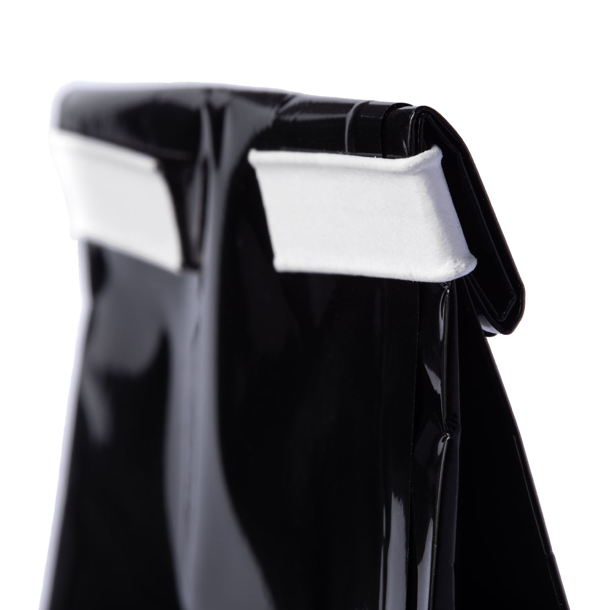 Made in The ACC902 Black Detail Back s